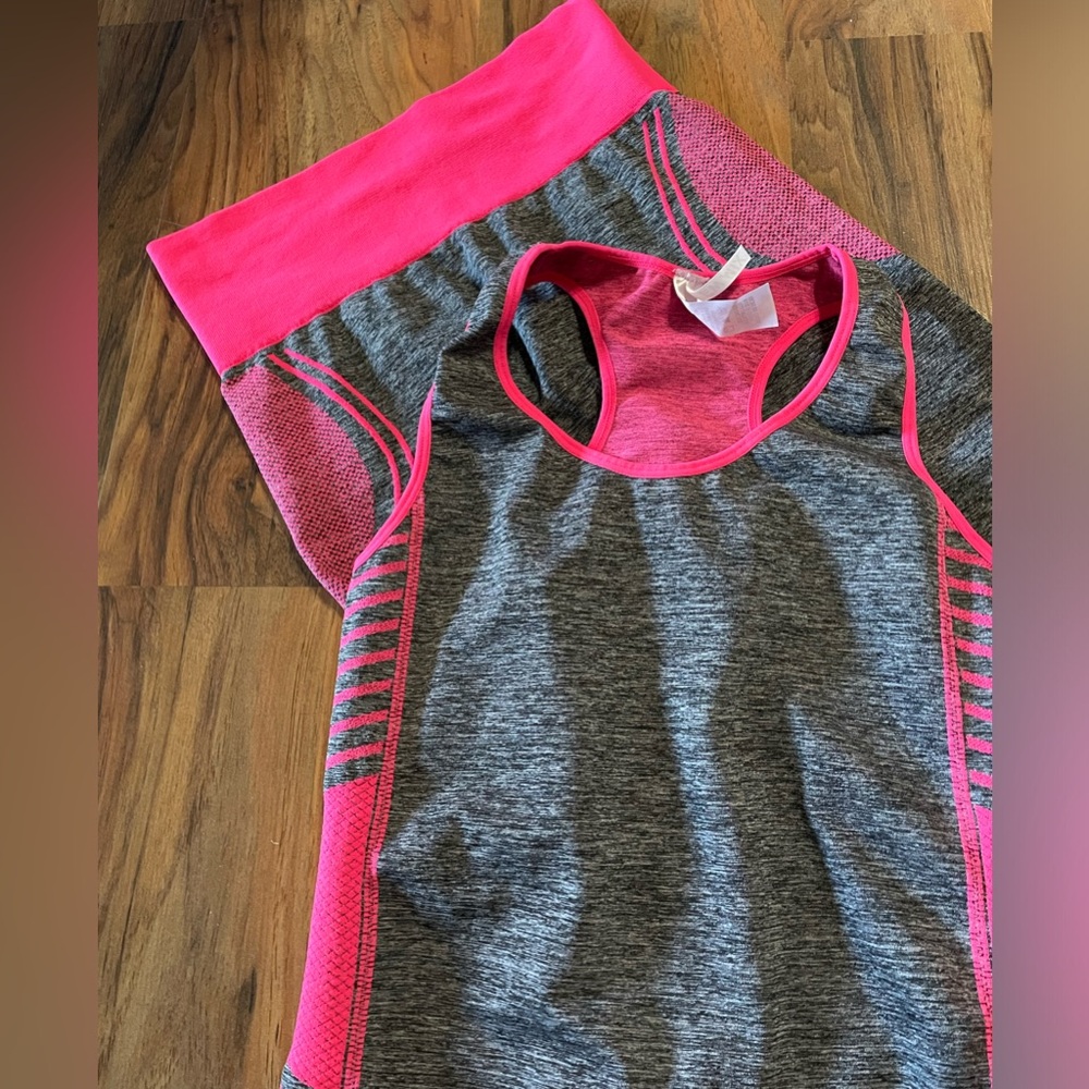 NWOT~NEW MIX 2 matching pieces of Workout Activewear gear Gray Hot Pink One Size - Picture 9 of 11